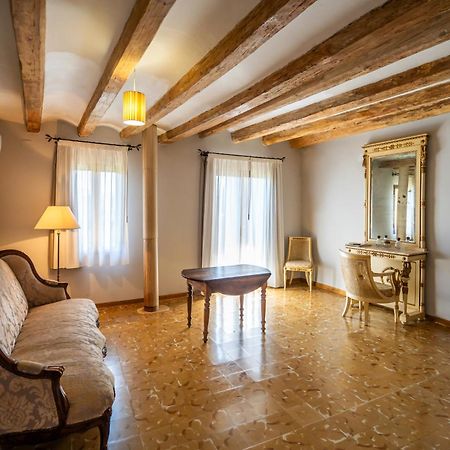 Lo Palauet De La Muralla Balaguer Eksteriør billede