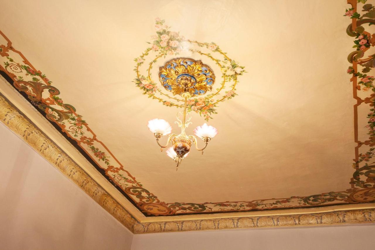 Lo Palauet De La Muralla Balaguer Eksteriør billede
