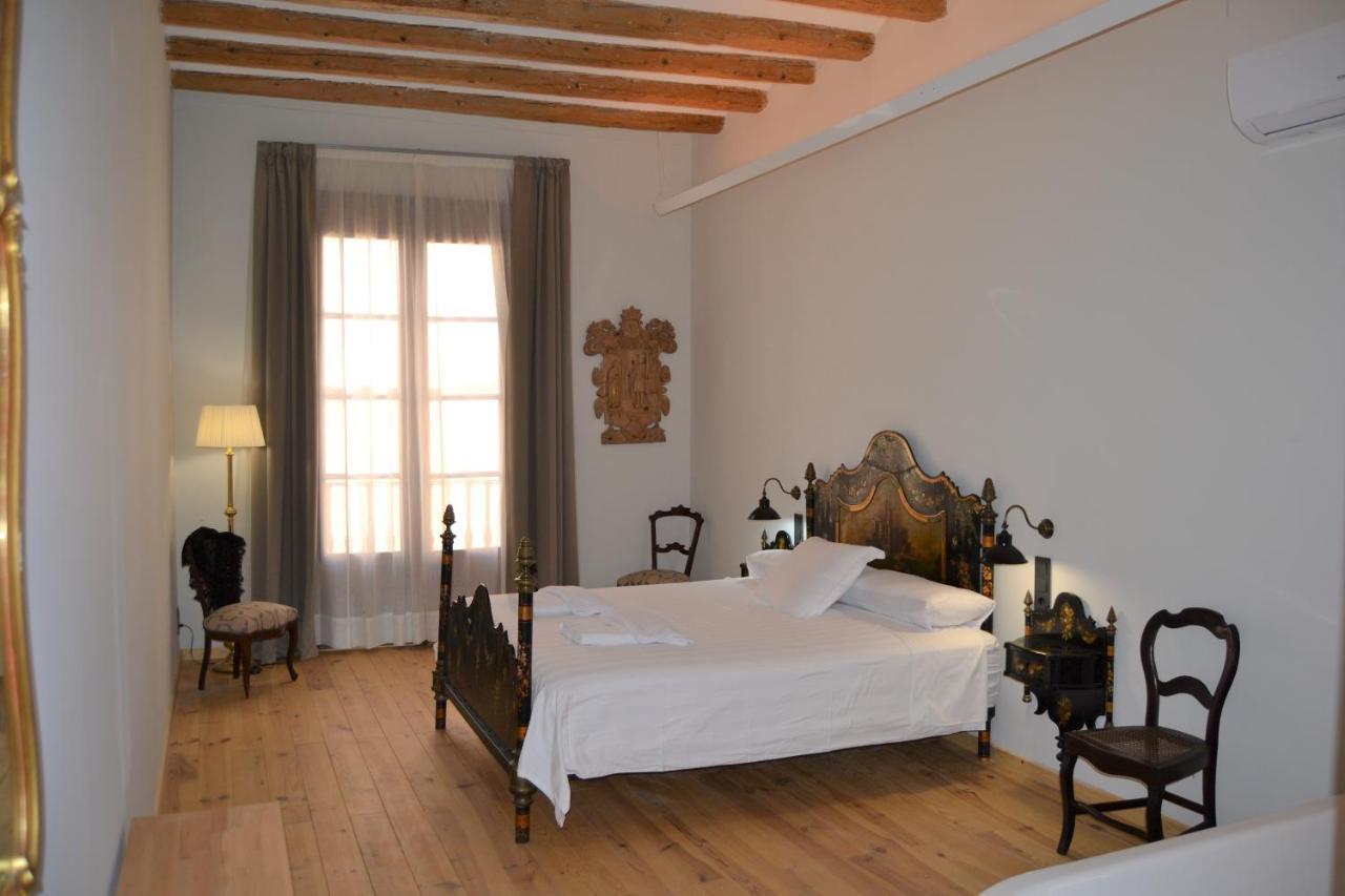 Lo Palauet De La Muralla Balaguer Eksteriør billede