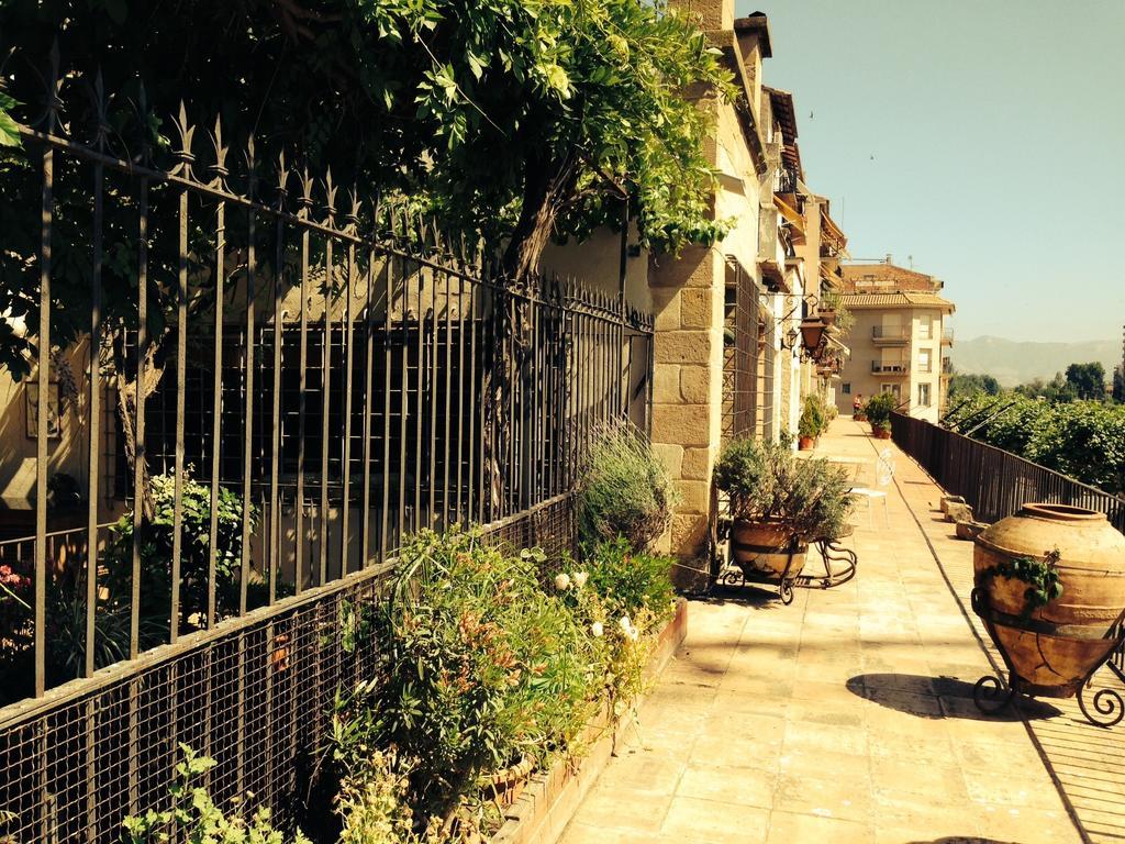 Lo Palauet De La Muralla Balaguer Værelse billede